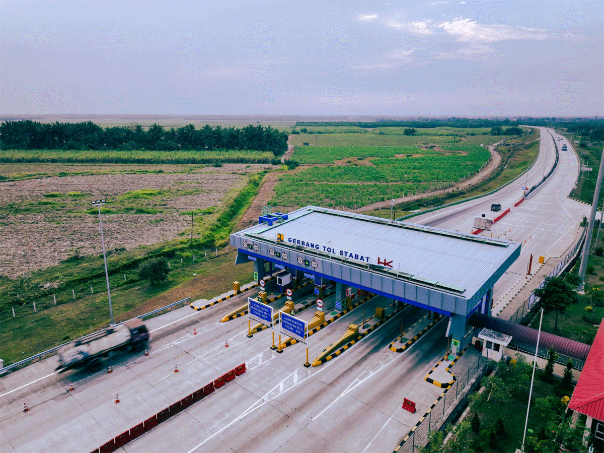 Gerbang Tol Stabat yang dioperasikan Hutama Karya.