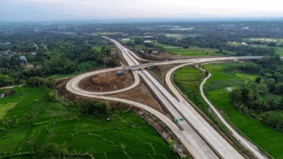 Ruas tol yang dibangun PT Waskita Karya