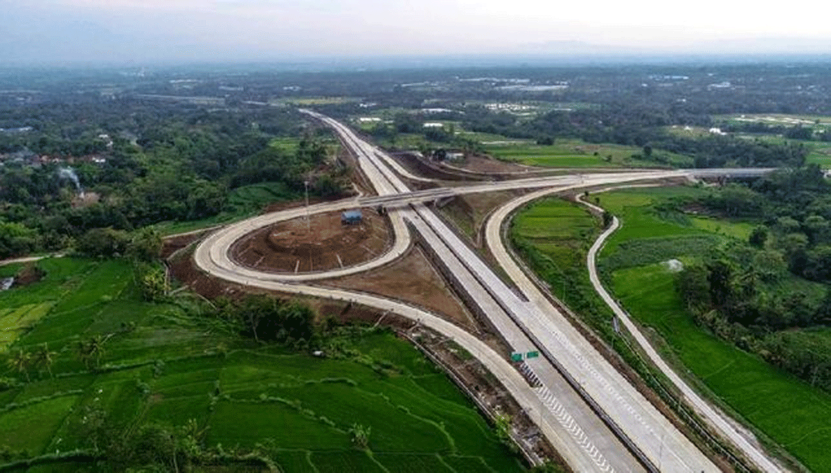Ruas tol yang dibangun PT Waskita Karya