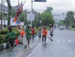 Pawai Alegoris Usai, Kota Lubuk Basung Langsung Bersih dari Sampah 5 Pawai Alegoris Usai, Kota Lubuk Basung Langsung Bersih dari Sampah