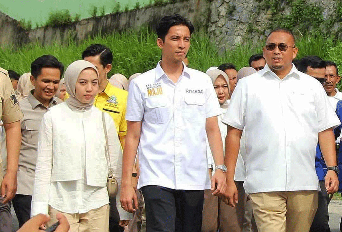 Andre Rosiade dampingi Riyanda-Jeffry daftar ke KPU Sawahlunto.