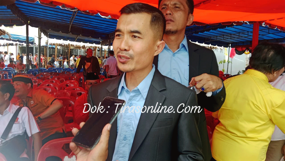 Dr. H.C. Yusman Dawolo, M.Kom.I beri keterangan pada wartawan