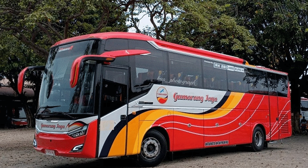 Salah satu armada baru bus Gumarang Jaya. (suhanews)