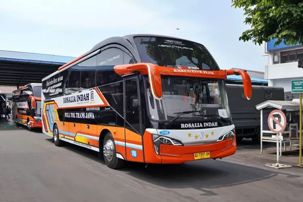 Salah satu bus baru Rosalia Indah yang merupakan bagian dari peremajaan armadanya.(ist)