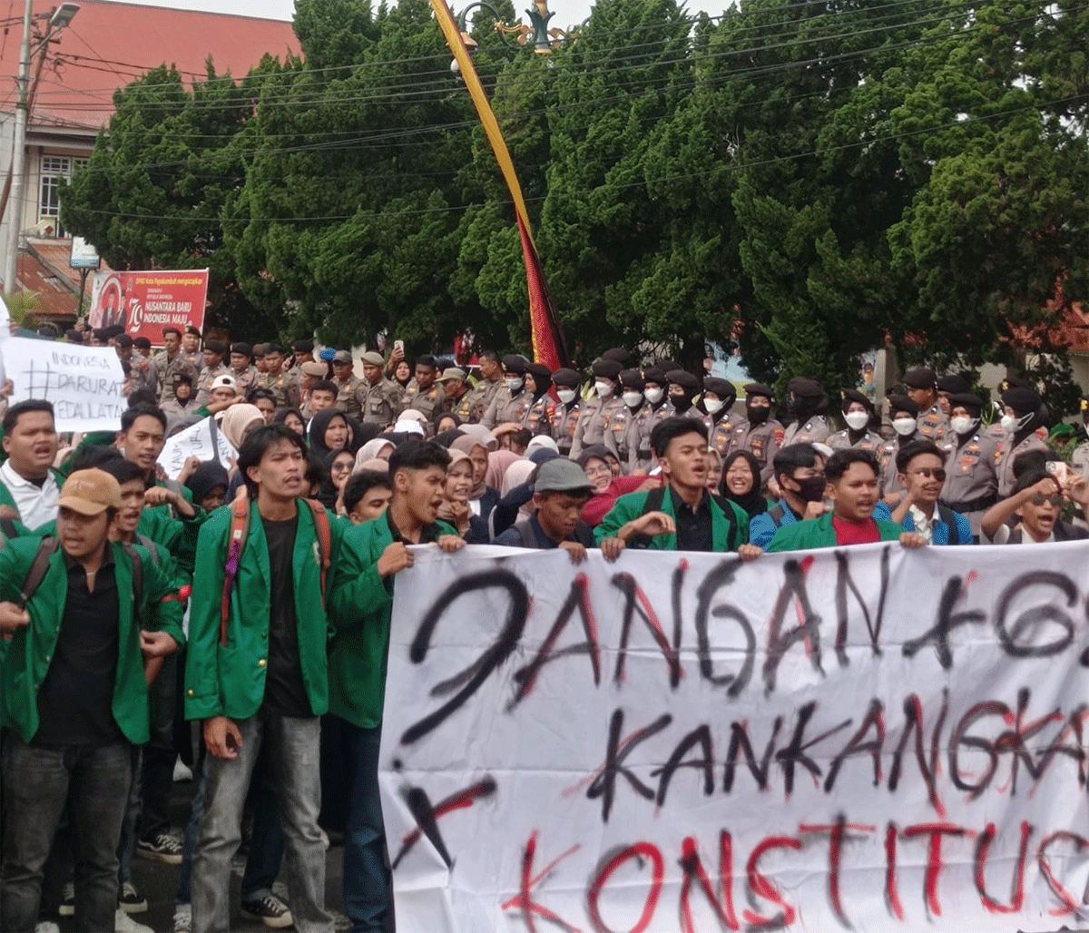 Mahasiswa lakukan aksi damai di DPRD Payakumbuh