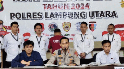 Konferensi pers penetapan tersangka korupsi pembelian fiktif tablet sekolah di Polres Lampung Utara, Jumat (9/8/2024).(Polres Lampung Utara)