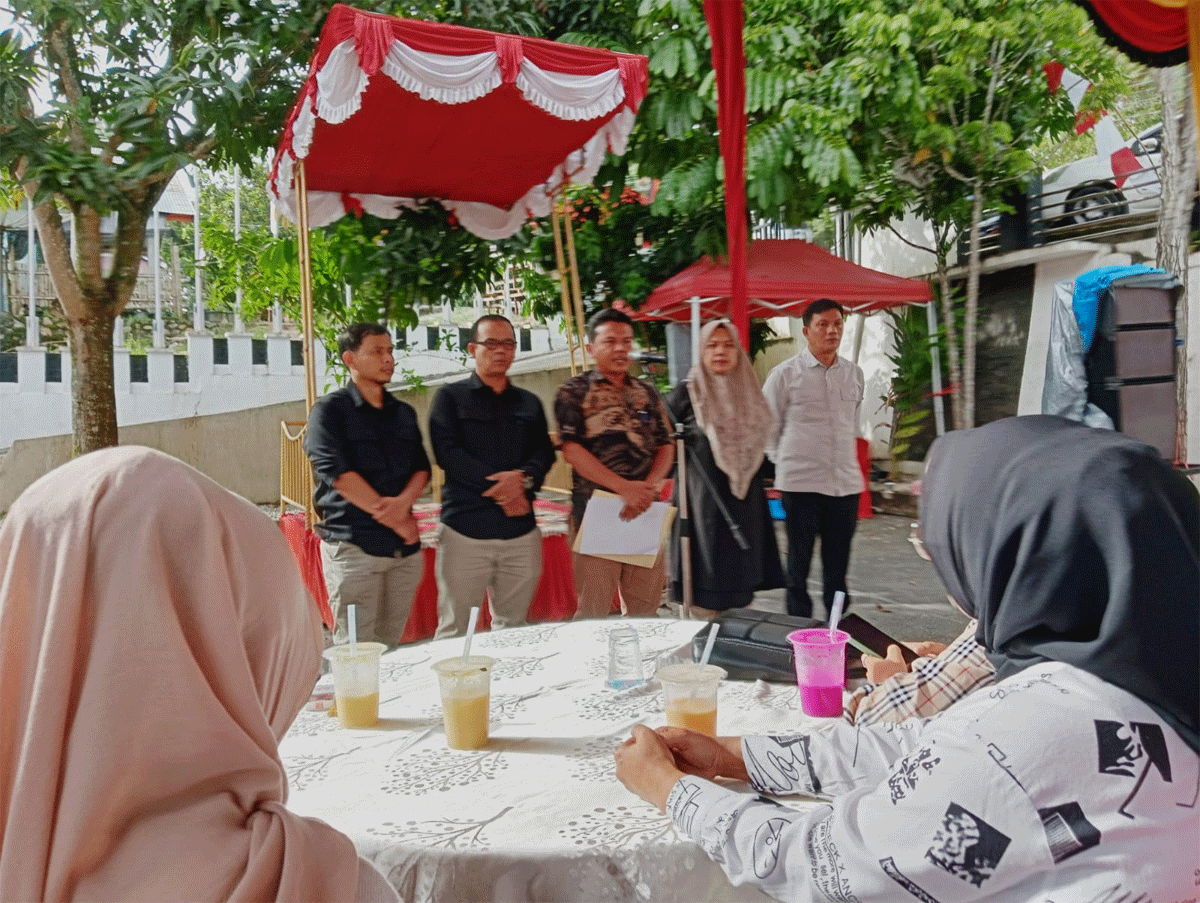 Ketua dan Komisioner KPU Kota Solok berikan keterangan pers terkait pendaftaran bakal calon kepala daerah