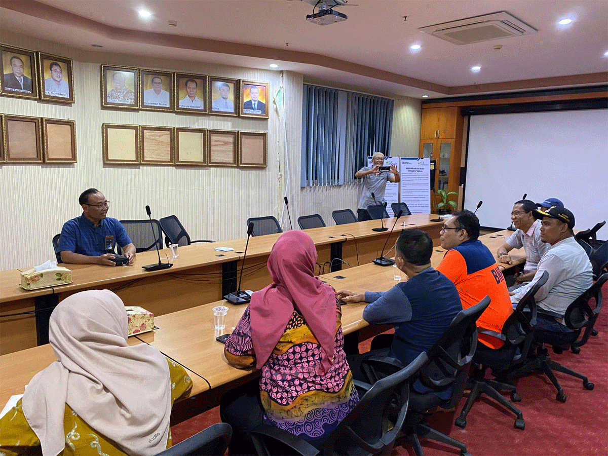 Pejabat Wali Kota Sawahlunto, Fauzan Hasan, Jumat (23/8/2024), perintahkan jajaran pemko melakukan kajian dan turun ke lapangan terkait dugaan tercemarnya Batang Ombilin oleh limbah yang dihasilkan PLTU Ombilin.