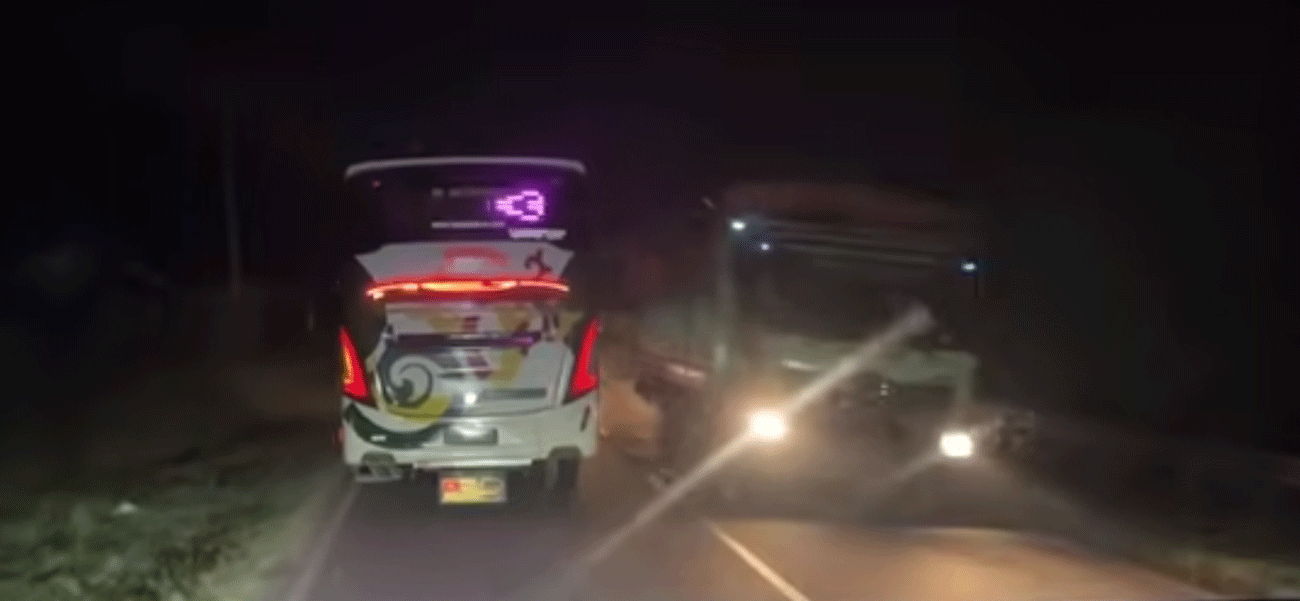Pemainan sein kiri dan kanan bus Sumbar. (YooTube IMT Channel)