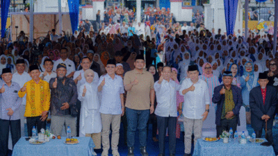 Calon Gubernur Sumatera Utara, nomor urut 1 Bobby Nasution bertemu dengan masyarakat dan petani di Alun-alun Sipirok, Kabupaten Tapanuli Selatan, Sabtu (28/9/2024).