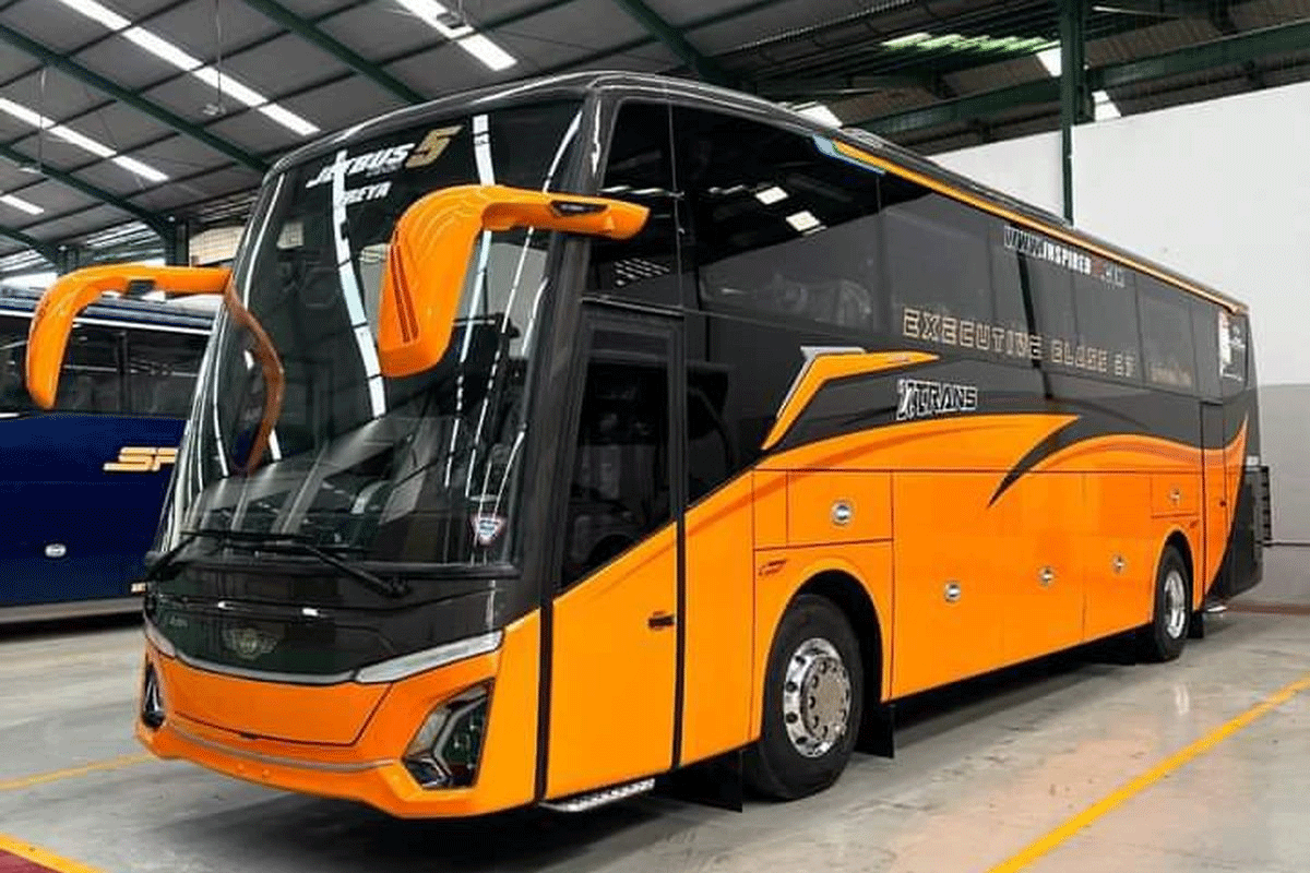 Salah satu armada Bus 27 Trans. (Adiputro)