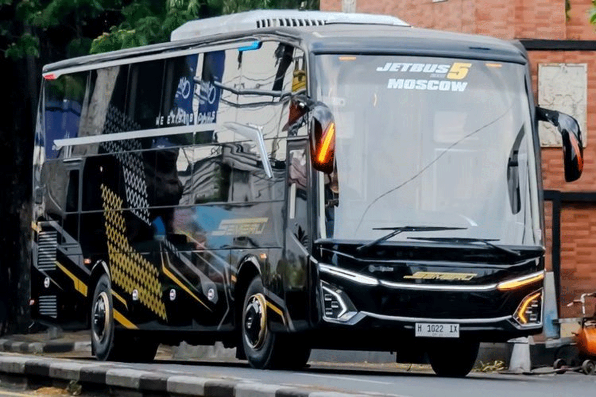 Bus baru Semeru dengan kelas dream coach. (Instagram @mahardikaaryw)