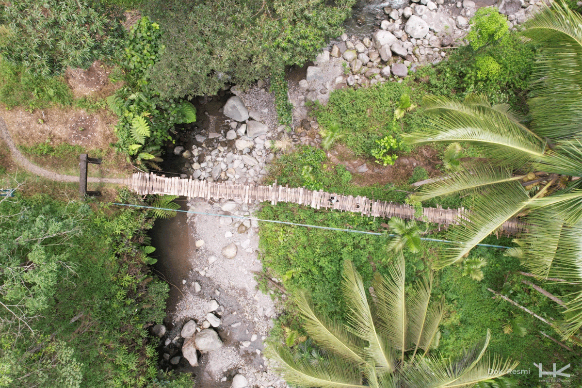 Jembatan gantung di Korong Tungka Lubuk Aro yang akan diganti dengan jembatan gantung yang baru.