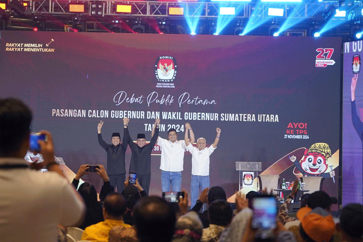Calon gubernur dan wakil gubernur Sumatera Utara kompak usai debat perdana.