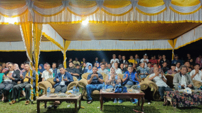 Kampanye Paslon AYo di lapangan Sepak Bola Desa Pulau Ingu, Kabupaten Kuansing, Minggu (27/10/2024) malam.