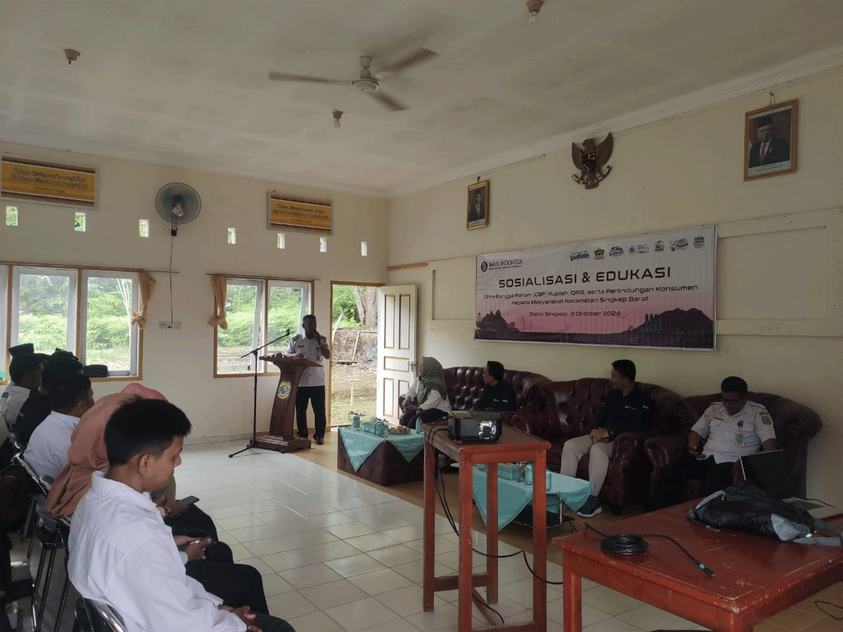 Bank Indonesia (BI) adakan sosialisasi dan edukasi Cinta Bangga Paham (CBP) Rupiah, QRIS serta perlindungan konsumen kepada masyarakat di Kecamatan Singkep Barat, Kabupaten Lingga di gedung Balai Runding Kemala Mestika, Kantor Camat Singkep Barat, Rabu (2/10/2024)