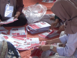 Pilkada Sebentar Lagi, Surat Suara Mulai Dilipat di Dharmasraya