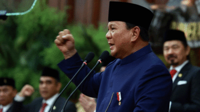 Presiden Prabowo Subianto menyampaikan pidato pertamanya di hadapan Sidang Paripurna MPR RI usai dilantik menjadi presiden periode 2024-2029 di Gedung Nusantara MPR-DPD-DPR, Senayan, Jakarta, Minggu (20/10/2024). (Humas Setkab).