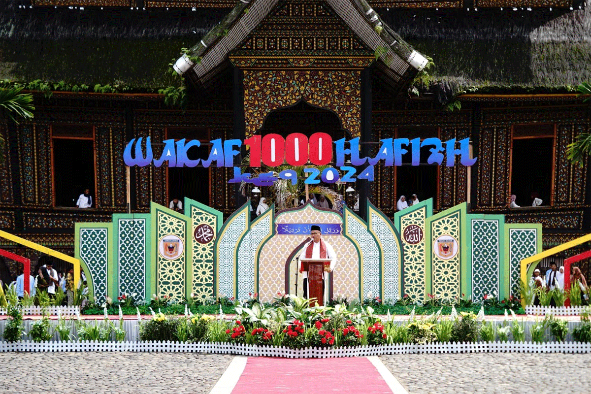 Pejabat Sementara Bupati Tanah Datar beri sambutan.