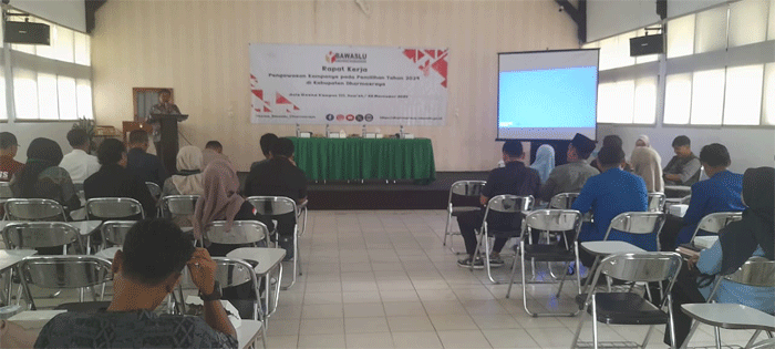 Badan Pengawas Pemilu (Bawslu) Kabupaten Dharmasraya adakan rapat kerja pengawasan kampanye pada pilkada yang digelar di Kampus III Unand, Jumat (22/11/2024).