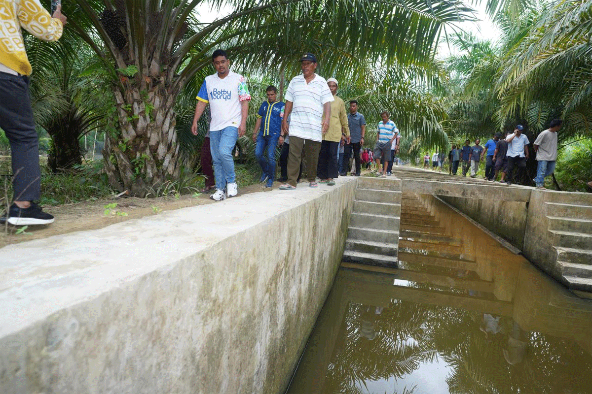 Bobby Nasution tinjau waduk yang tak terurus di Langkat, Sumatera Utara.
