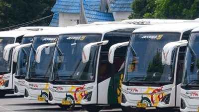 Bus baru NPM dengan bodi jetbus 5 rakitan Karoseri Adi Putro.
