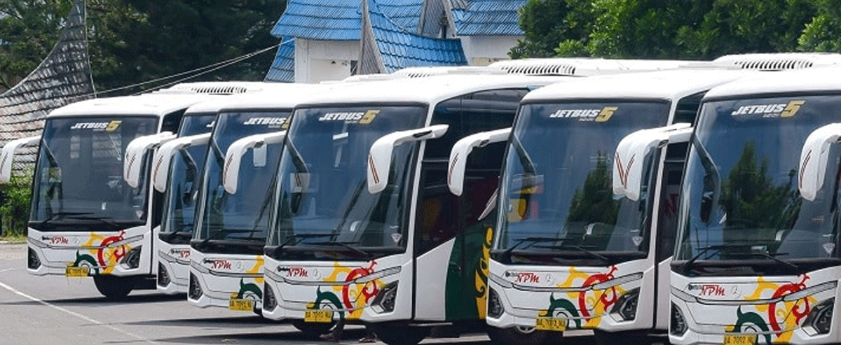 Bus baru NPM dengan bodi jetbus 5 rakitan Karoseri Adi Putro.