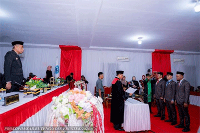Pengucapan sumpah dan janji pimpinan DPRD Buton Tengah