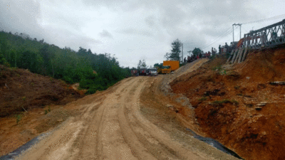Jalan lintas Riau-Sumbar di Desa Tanjung Alai, Kecamatan XIII Koto Kampar, Kabupaten Kampar, Riau