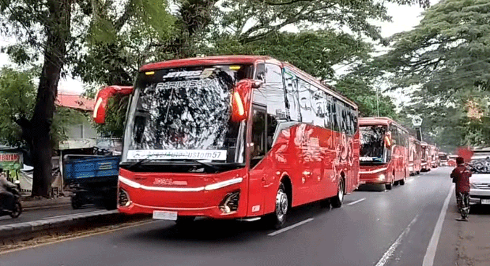 Bus baru Josal Wisata yang meluncur dari KaroseriAdi Putro, Malang.