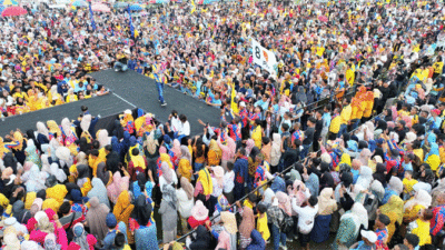 Pasangan Adam-Sutoyo mengakhiri masa kampanye Pilkada 2024 dengan gemilang. Kampanye akbar pamungkas mereka di Lapangan Limuno Teluk Kuantan, Sabtu (23/10/2024) dipadati massa