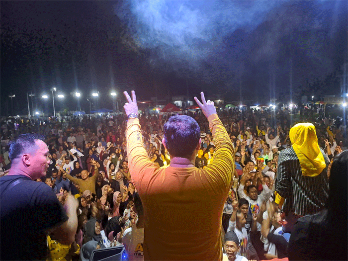 Kampanye Paslon AYO di Desa Sungai Bawang, Kecamatan Singingi, Selasa (12/11/2024 ) malam.