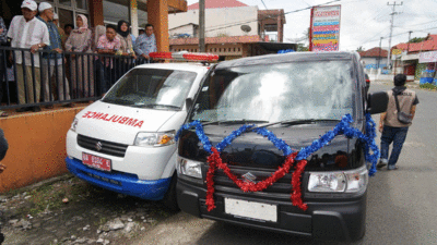 Mobil pick up untuk menjemput sampah ke rumah warga di Simabur. (Prokopim Setda Tanah Datar)