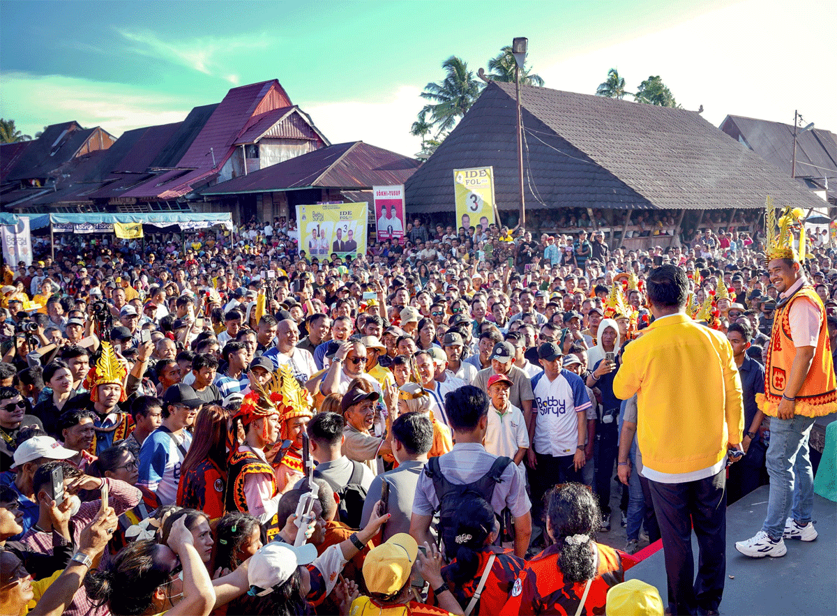 Kampanye Bobby Nasution di Desa Bawomataluo, Kecamatan Fanayama, Kabupaten Nias Selatan dihadiri ribuan warga, Minggu (3/11/2024)