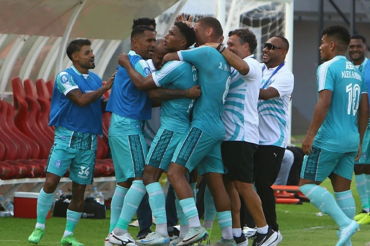 Pemain PSBS Biak selebrasi usai cetak gol. (Instagram PSBS)