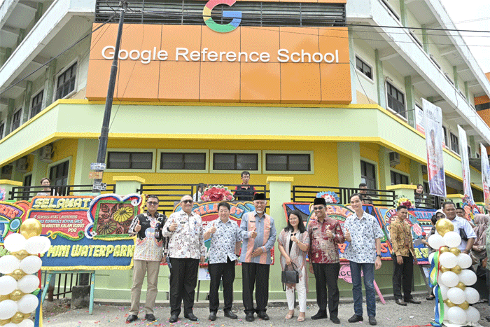 Gubernur Mahyeldi Ansharullah mengapresiasi penetapan Sekolah Kristen Kalam Kudus Padang sebagai Google Reference School (GRS) pertama di Sumatera sekaligus yang kedua di luar Jawa dan Sulawesi Utara.