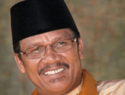 Kuasa Hukum Sukarmis Nilai Putusan Pengadilan Tipikor Pekanbaru Aneh, Banding Akan Diajukan 5 Kuasa Hukum Sukarmis Nilai Putusan Pengadilan Tipikor Pekanbaru Aneh, Banding Akan Diajukan