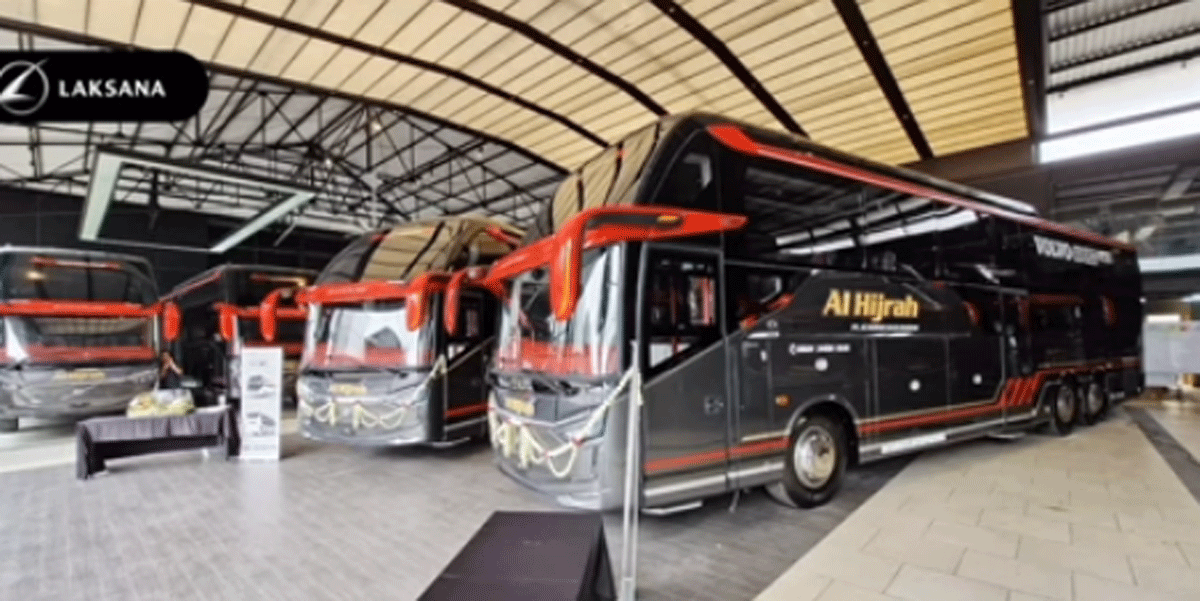 Bus baru PO Hijrah yang diluncurkan dari Karoseri Laksana