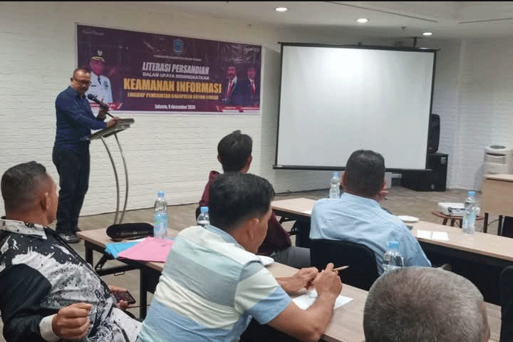 Pejabat Sekda Buteng La Saripi, saat membuka sosialisasi Layanan Keamanan Informasi