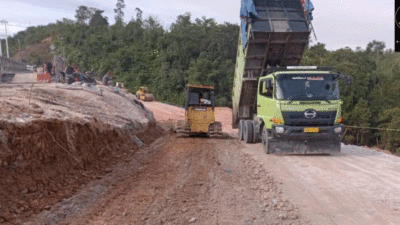 Perbaikan Jalan Longsor di Lintas Riau-Sumbar Dikebut, Pekan Depan Ditargetkan Bisa Kembali Dilintasi Kendaraan