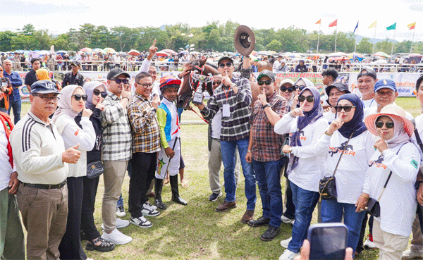 Kuda Wali Kota Terpilih Sawahlunto raih empat Piala di Bank Nagari Derby 2024
