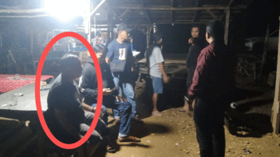 Pelaku tangkap sejumlah orang yang diduga main remi, salah satunya merupakan oknum anggota DPRD Dharmasraya.