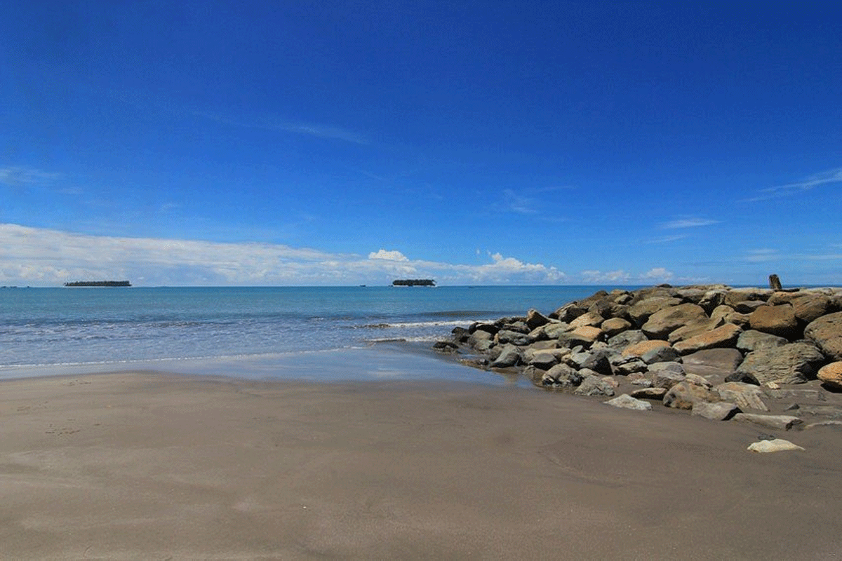 Pantai Gandoriah yang indah. (Tripadvisor)