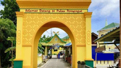 Gerbang Pulau Penyengat di Kepuluan Riau. (pergidulu.com)
