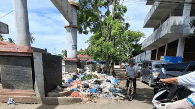 Tumpukan sampah di kawasan Pasar Ibuh, Payakumbuh.