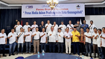 Serikat Media Siber Indonesia (SMSI) Kepulauan Nias di Gunungsitoli menyelenggarakan kegiatan focus group discussion (FGD) dengan tema peran media dalam membangun Kota Gunungsitoli di Restaurant Grand Kartika, Jumat (20/12/2024).