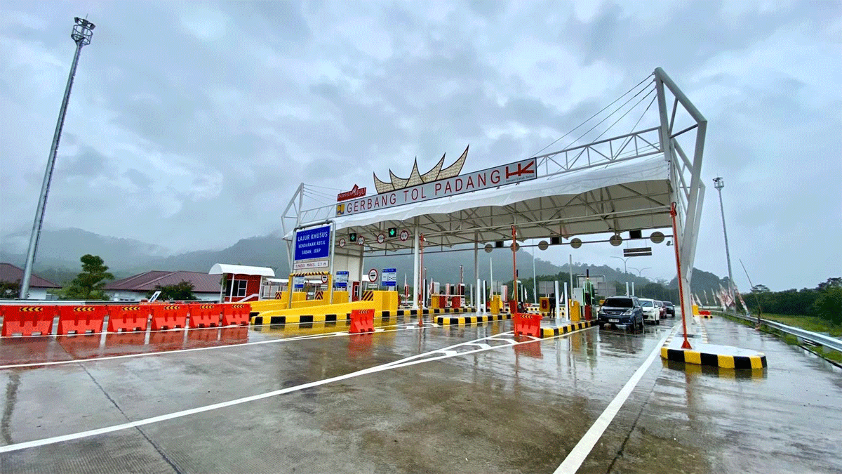 Gerbang Tol Padang-Sicincin. (hutama karya)