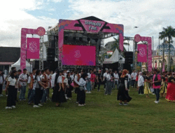 Hibur Masyarakat Nias, Indosat Gelar Parade Maena dan Tri Happy Fest 12 Hibur Masyarakat Nias, Indosat Gelar Parade Maena dan Tri Happy Fest