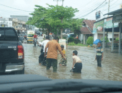 Banjir Ancam Warga Pekanbaru, BMKG Sebut Musim Hujan Masih Panjang 7 Banjir Ancam Warga Pekanbaru, BMKG Sebut Musim Hujan Masih Panjang