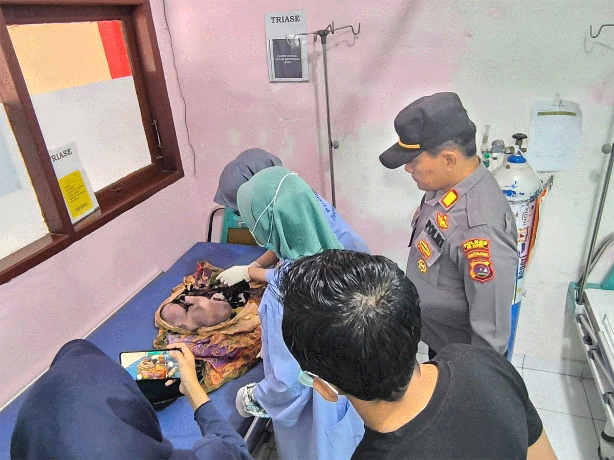 Warga Jorong Talago, Nagari VII Koto Talago, Kecamatan Guguak, Kabupaten Limapuluh Kota digegerkan dengan penemuan jasad bayi perempuan, Sabtu (18/1/2025) sekitar pukul 07.00